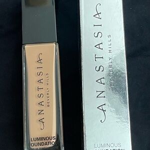 Anastasia Beverly Hills Cream Foundation Brand New-Never Used or Tested.
